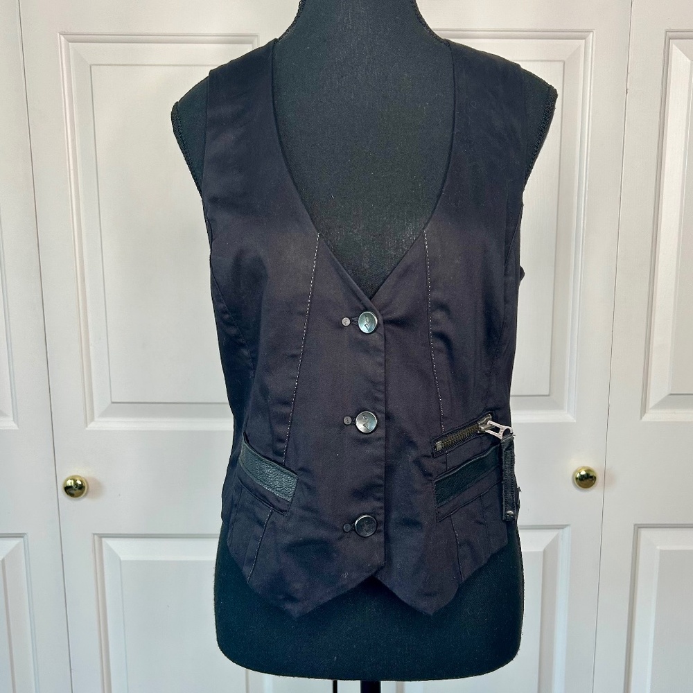 Firetrap Black Button Up Vest with Zipper Pockets & Satin Back Size Large